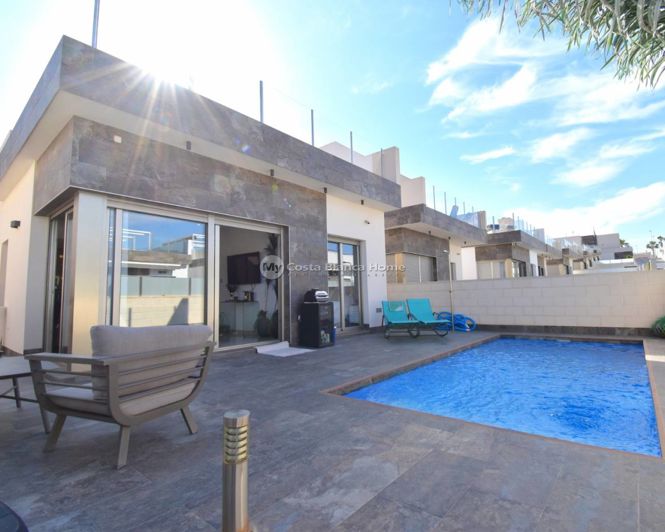 Image No.1-Villa de 3 chambres à vendre à Orihuela Costa