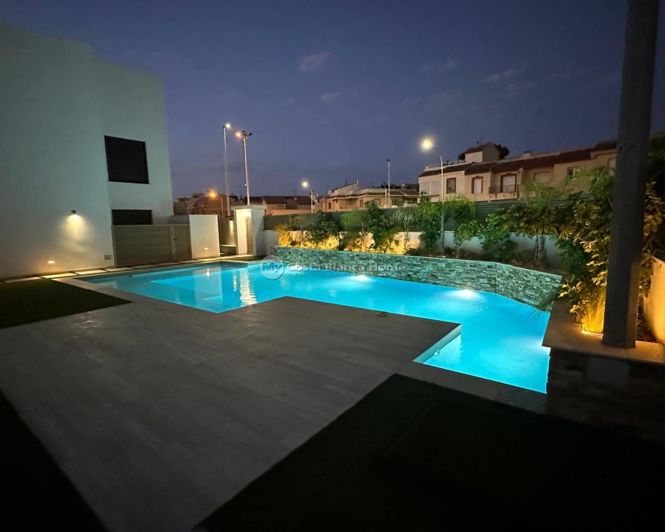 Image No.28-3 Bed Apartment for sale