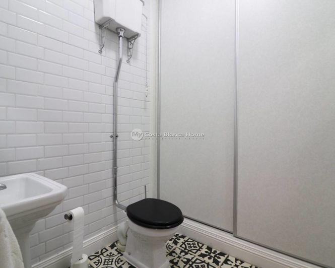 Image No.26-6 Bed Country House for sale