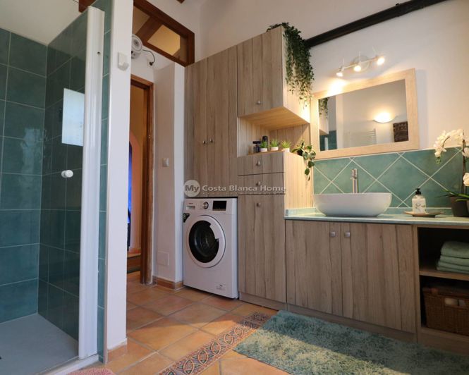 Image No.17-7 Bed Country House for sale