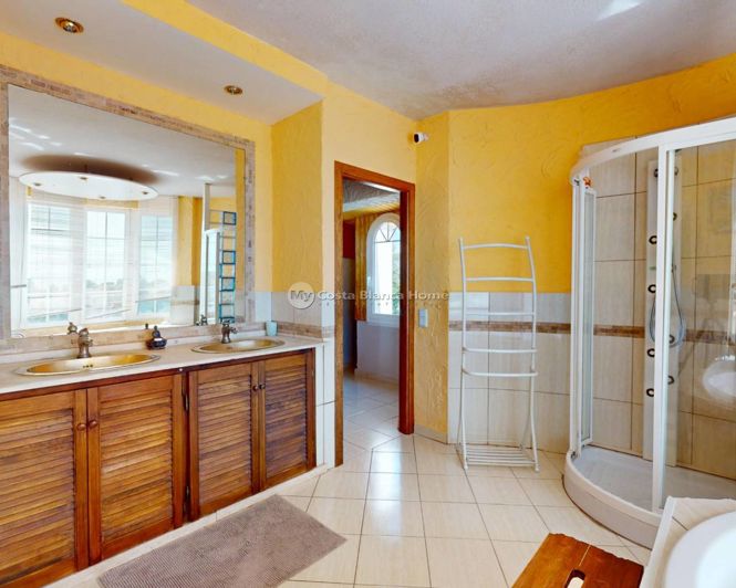 Image No.21-5 Bed Villa for sale