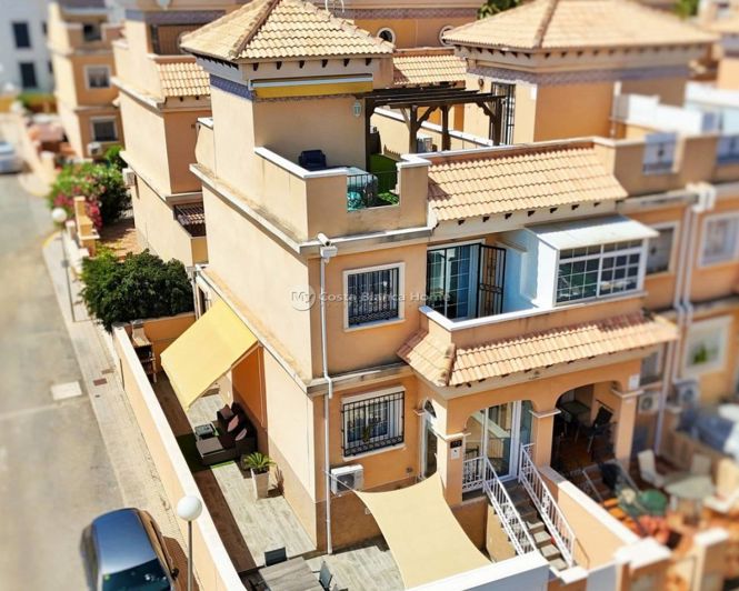 Image No.1-3 Bed House for sale