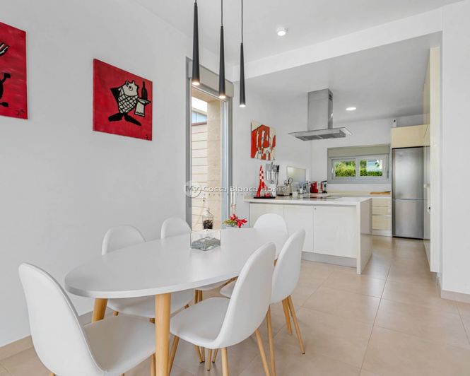 Image No.11-3 Bed Villa for sale