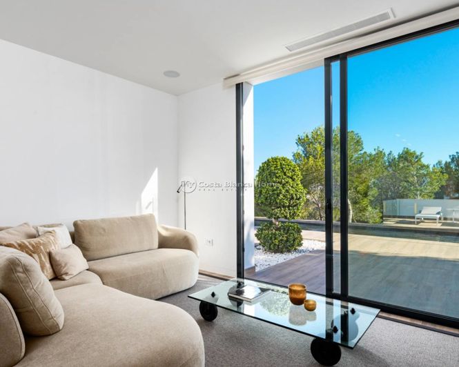 Image No.15-4 Bed Villa for sale