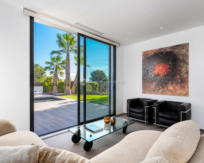 Image No.16-4 Bed Villa for sale