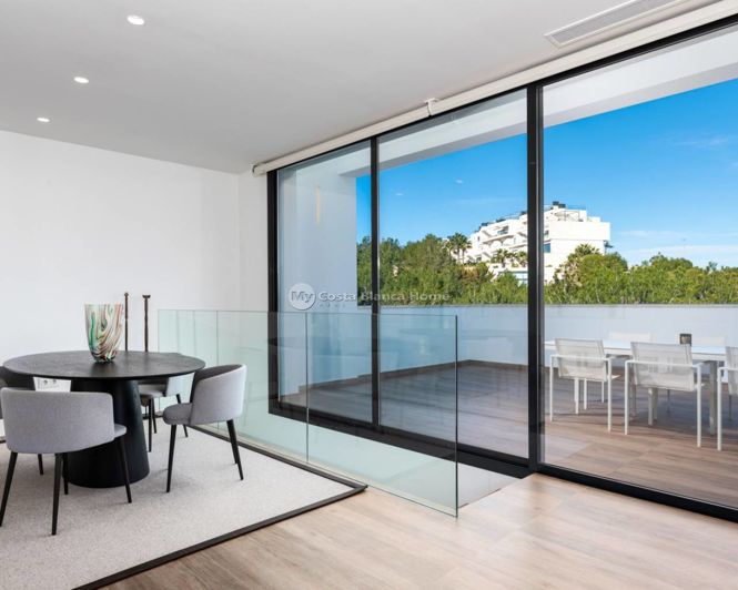 Image No.17-4 Bed Villa for sale