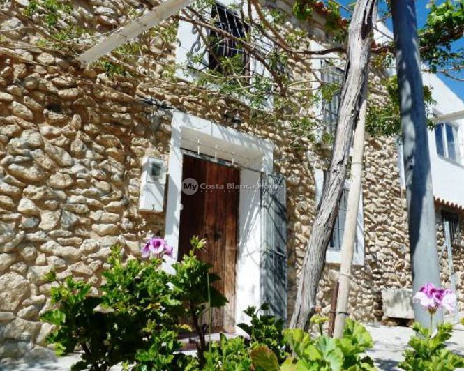 Image No.2-4 Bed Semi-Detached for sale