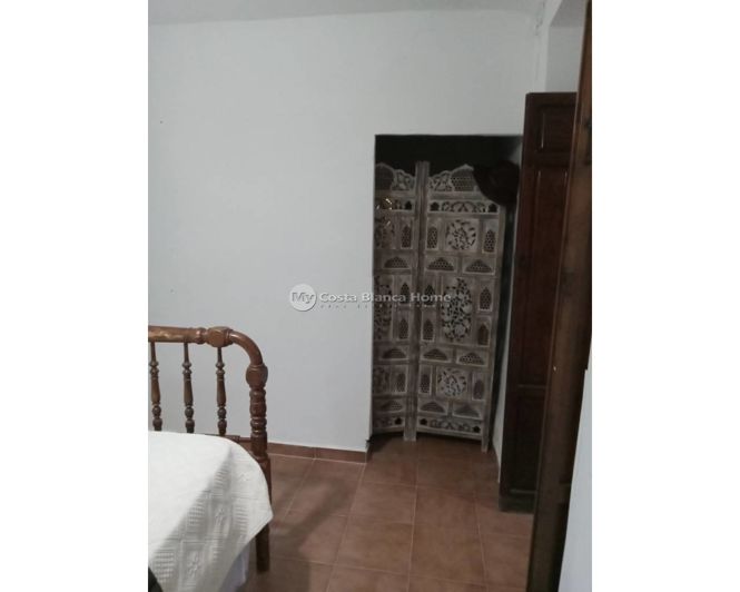 Image No.20-4 Bed Semi-Detached for sale