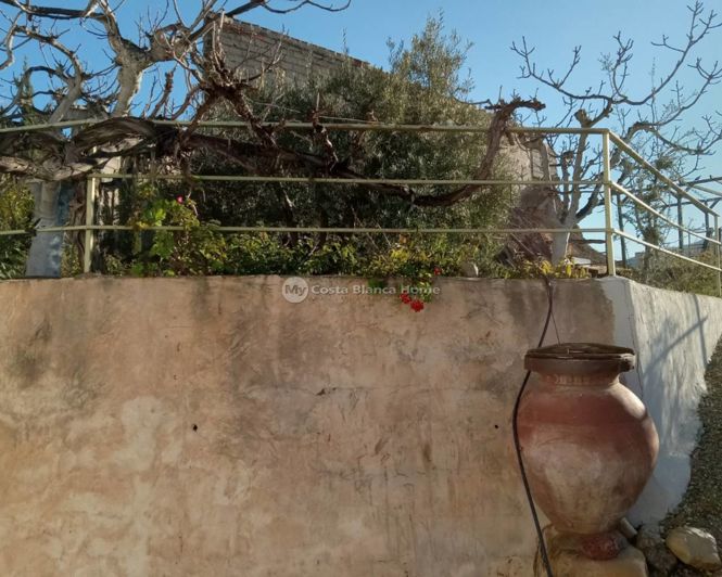 Image No.28-4 Bed Semi-Detached for sale