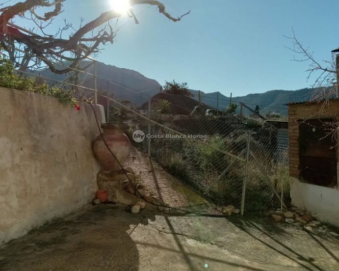 Image No.33-4 Bed Semi-Detached for sale