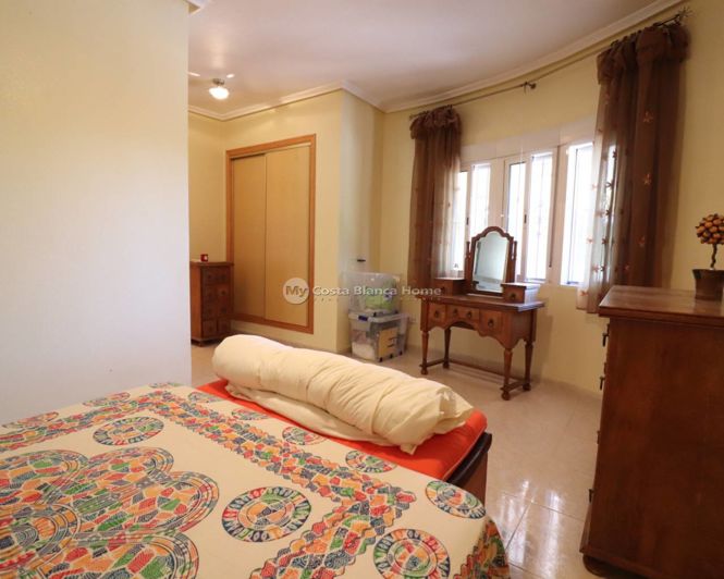 Image No.17-3 Bed Country House for sale