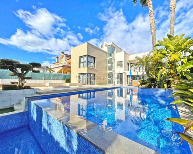 Image No.1-5 Bed Villa for sale
