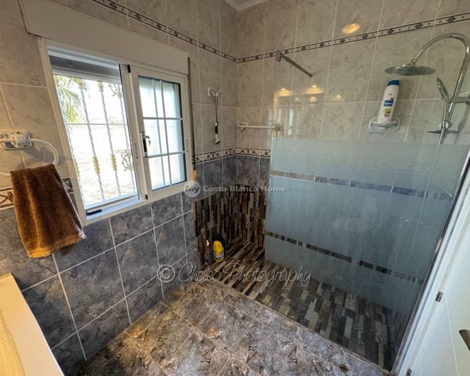 Image No.10-5 Bed Country House for sale