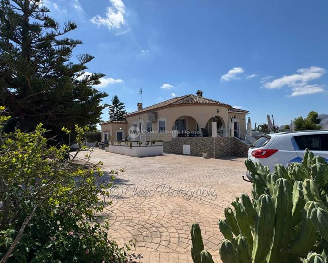 Image No.2-4 Bed Villa for sale