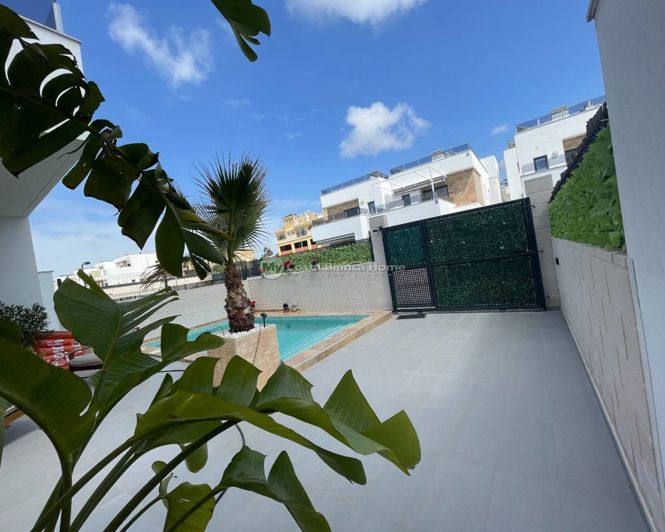 Image No.2-3 Bed Villa for sale