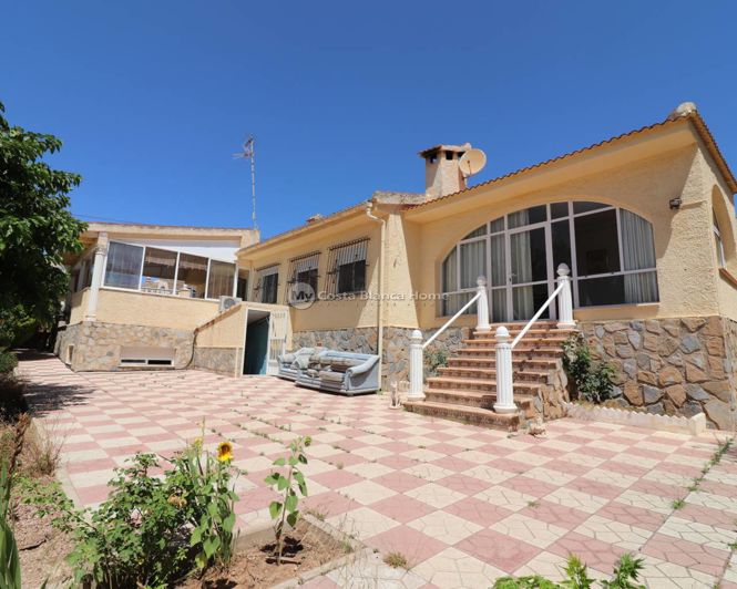 Image No.1-4 Bed Villa for sale