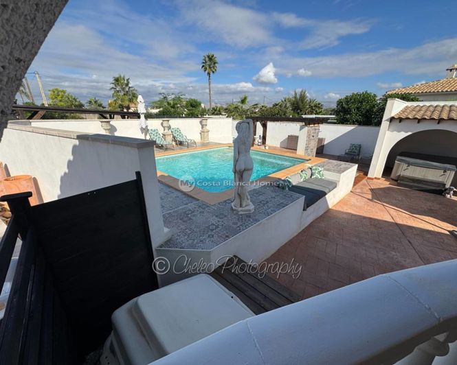 Image No.13-3 Bed Country House for sale