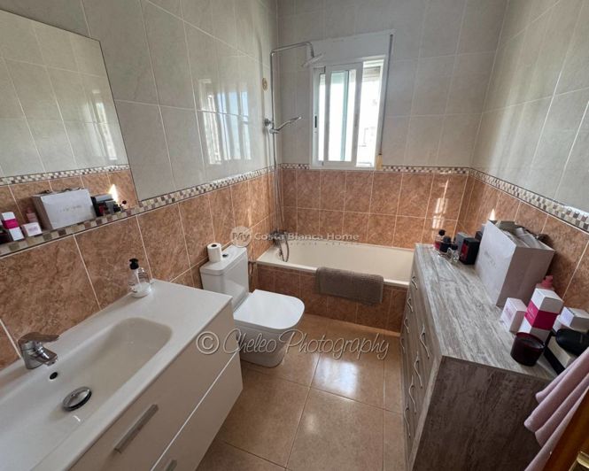 Image No.6-3 Bed Country House for sale