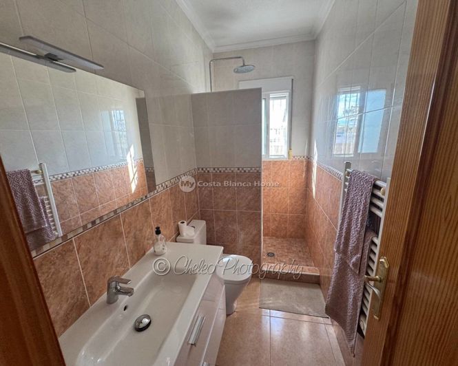 Image No.9-3 Bed Country House for sale