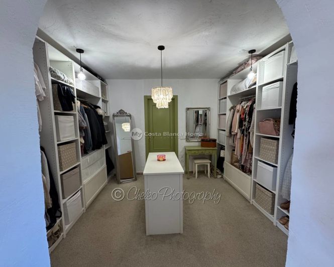 Image No.12-3 Bed Country House for sale