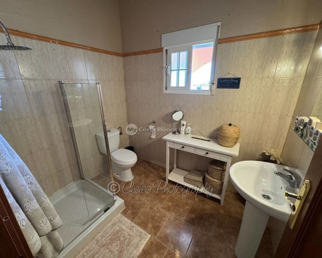 Image No.6-3 Bed Country House for sale