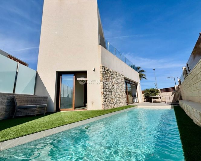 Image No.1-3 Bed Villa for sale