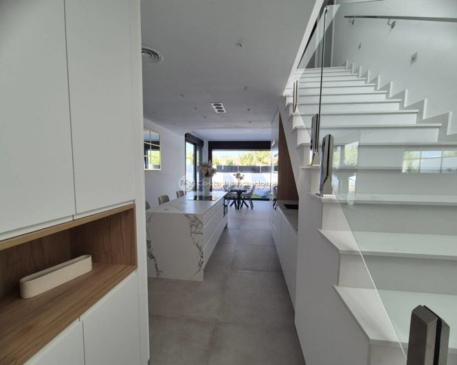 Image No.10-3 Bed Villa for sale