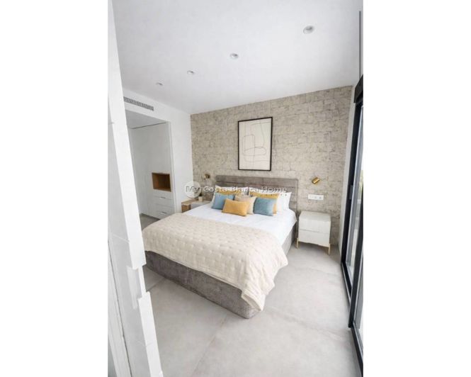 Image No.15-3 Bed Villa for sale