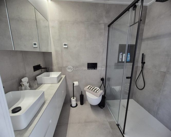 Image No.17-3 Bed Villa for sale