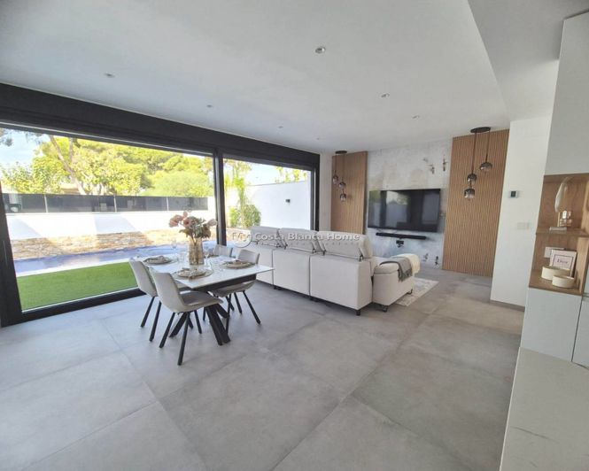 Image No.3-3 Bed Villa for sale