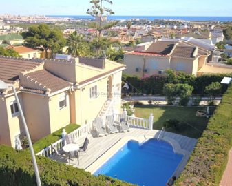 4 Bed Villa for sale