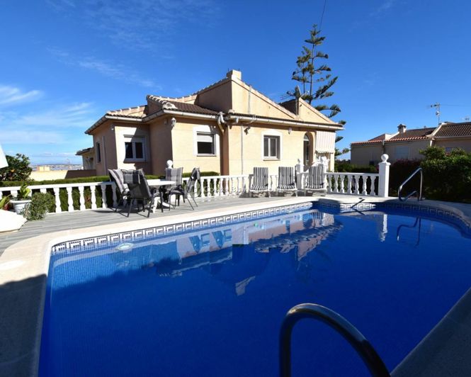 Image No.2-4 Bed Villa for sale