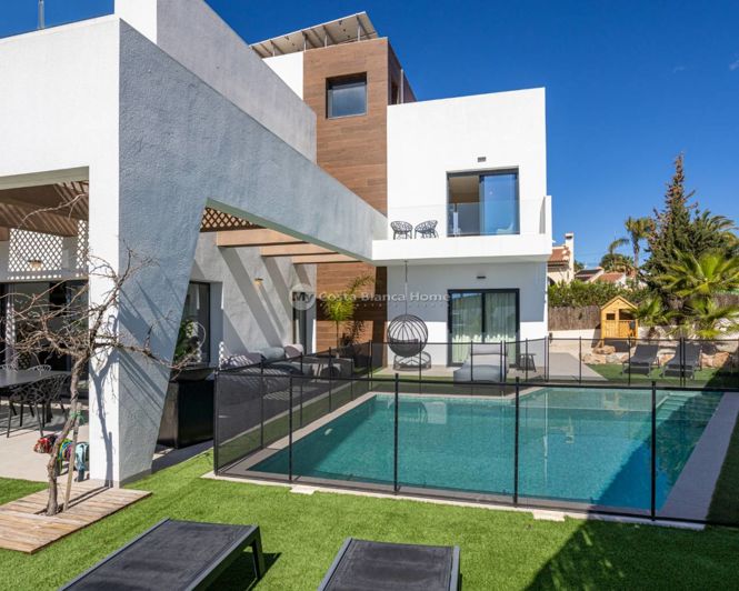 Image No.2-3 Bed Villa for sale