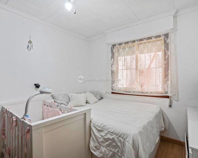 Image No.11-2 Bed Townhouse for sale