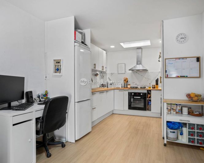 Image No.4-2 Bed Townhouse for sale