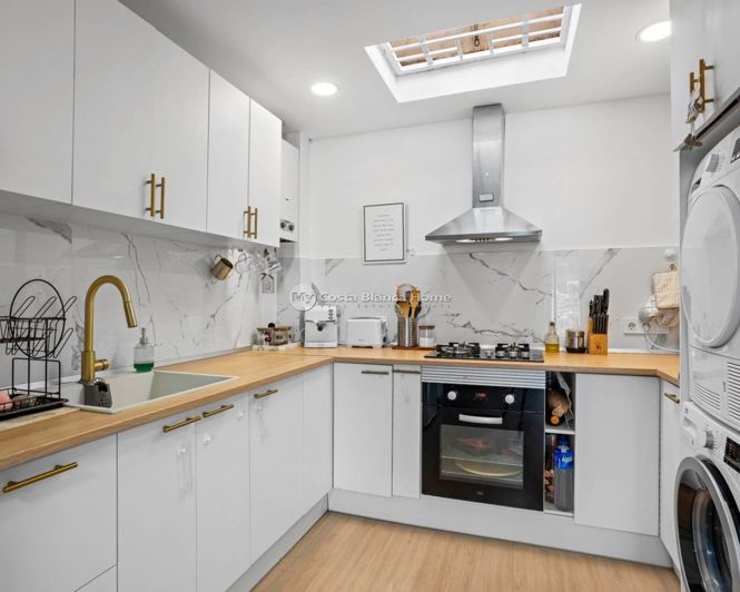 Image No.7-2 Bed Townhouse for sale