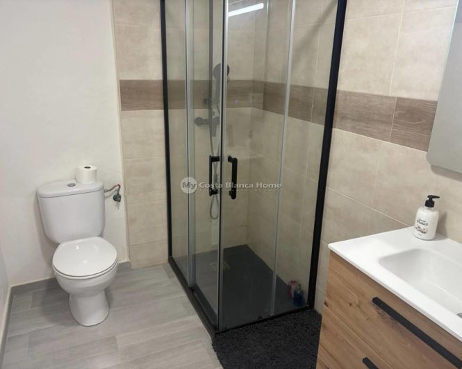 Image No.17-5 Bed Townhouse for sale