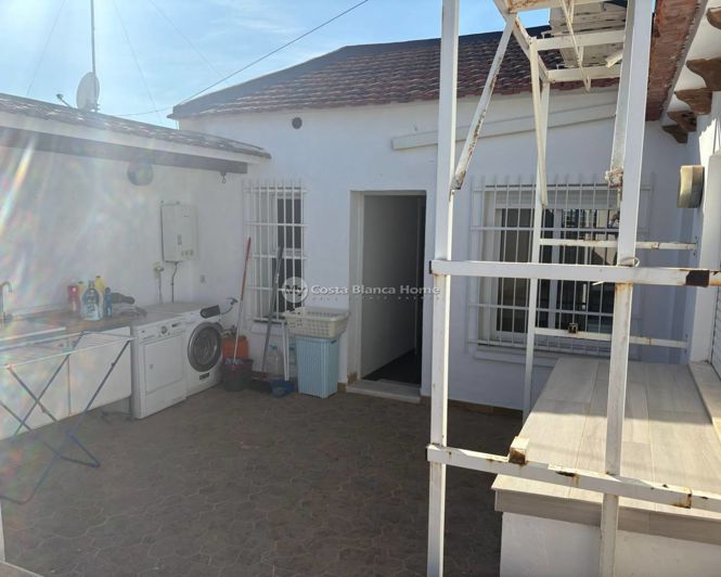 Image No.19-5 Bed Townhouse for sale