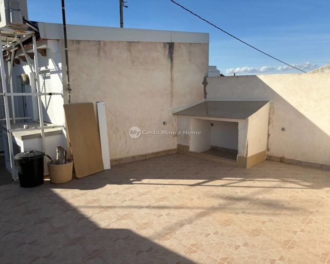 Image No.20-5 Bed Townhouse for sale