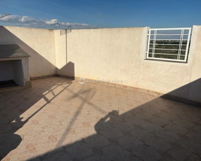 Image No.21-5 Bed Townhouse for sale