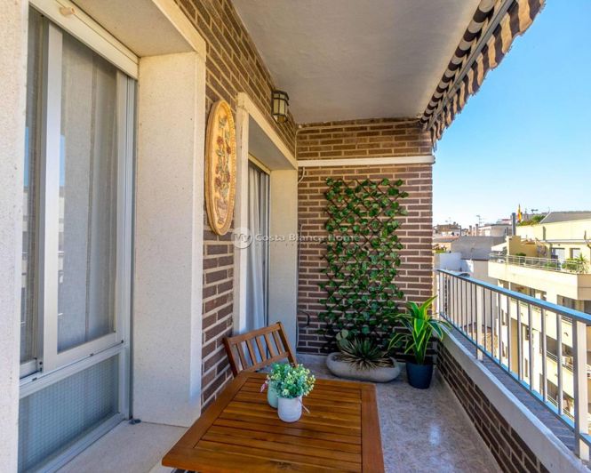 Image No.18-3 Bed Apartment for sale