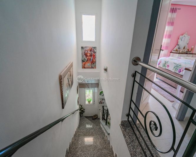 Image No.30-3 Bed Townhouse for sale