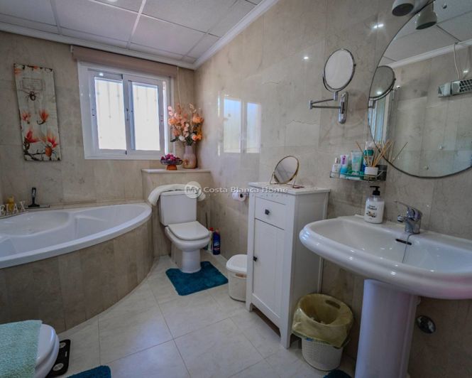 Image No.47-3 Bed Townhouse for sale