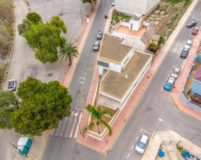 Image No.1-4 Bed Villa for sale