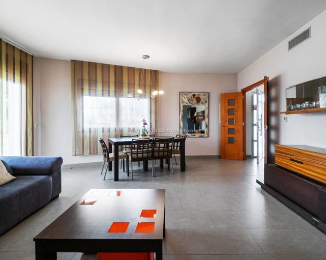 Image No.10-4 Bed Villa for sale