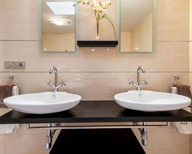 Image No.16-4 Bed Villa for sale