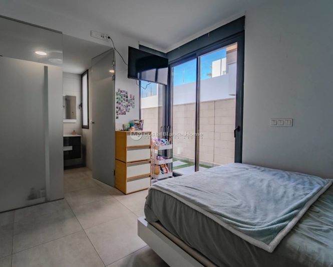 Image No.14-3 Bed Villa for sale