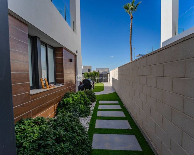 Image No.29-3 Bed Villa for sale