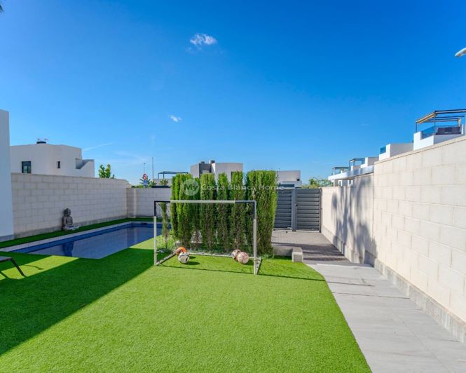 Image No.32-3 Bed Villa for sale