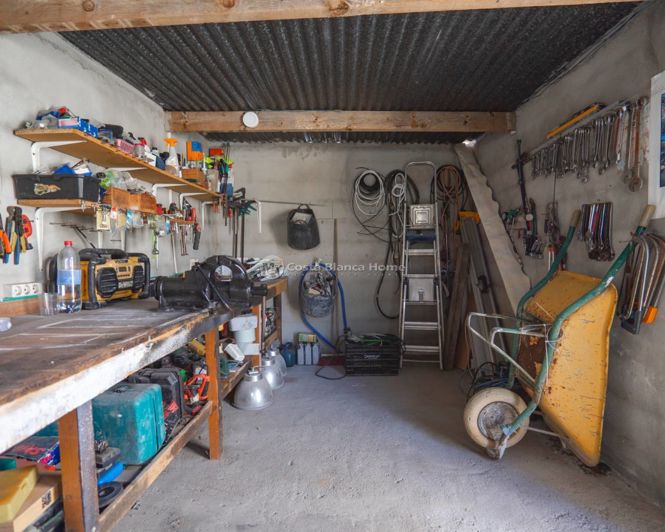 Image No.13-6 Bed Country House for sale